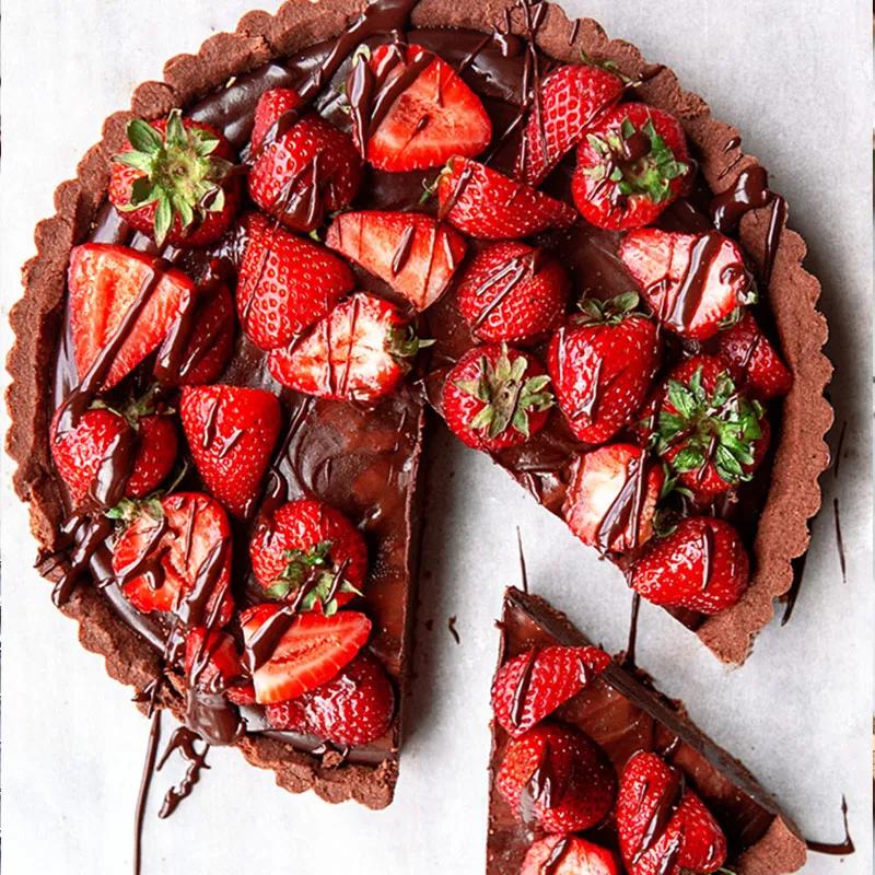 Chocolate Strawberry Tart 8 Portion