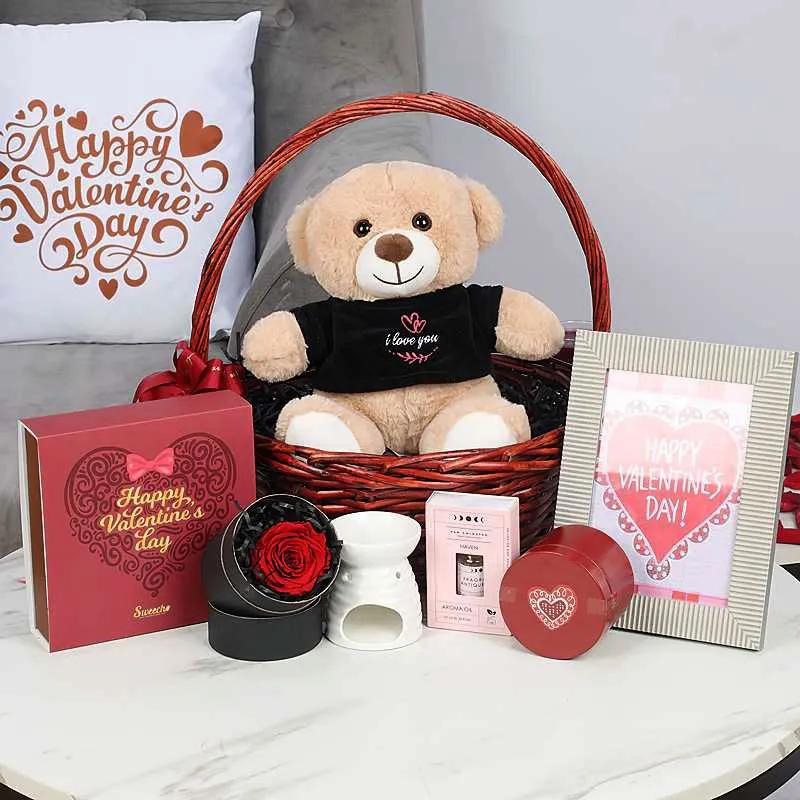 Love Aroma Valentine Gift Basket