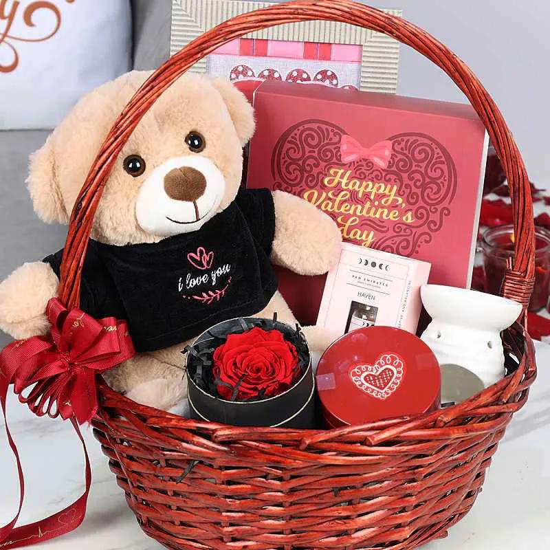 Love Aroma Valentine Gift Basket